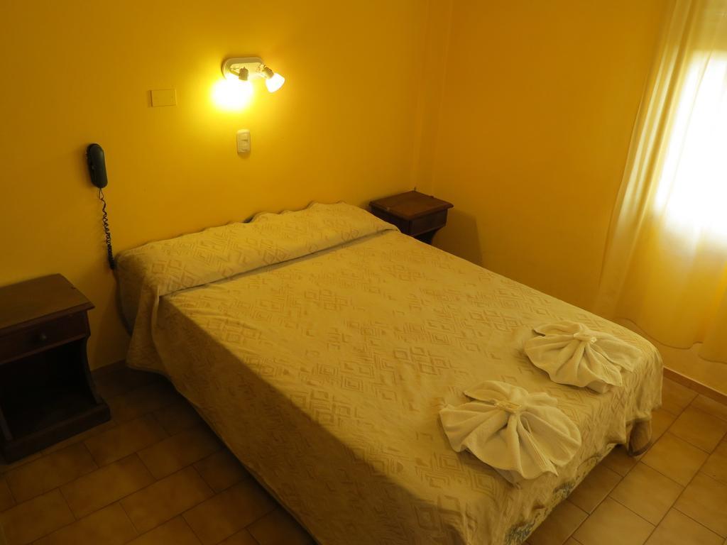 Hotel Arenales فيلا كارلوس باز الغرفة الصورة