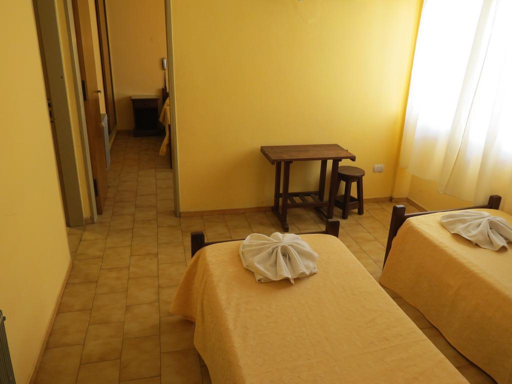 Hotel Arenales فيلا كارلوس باز الغرفة الصورة