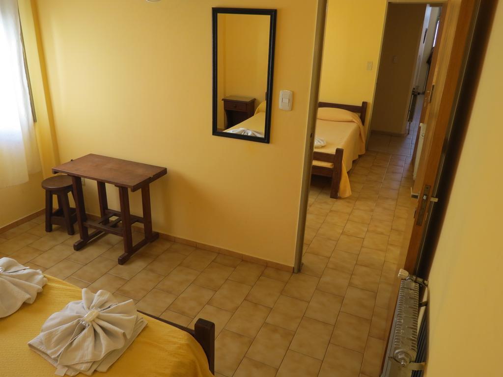 Hotel Arenales فيلا كارلوس باز الغرفة الصورة