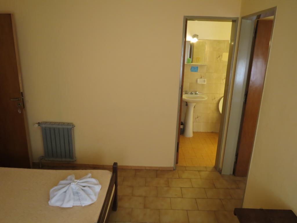 Hotel Arenales فيلا كارلوس باز الغرفة الصورة